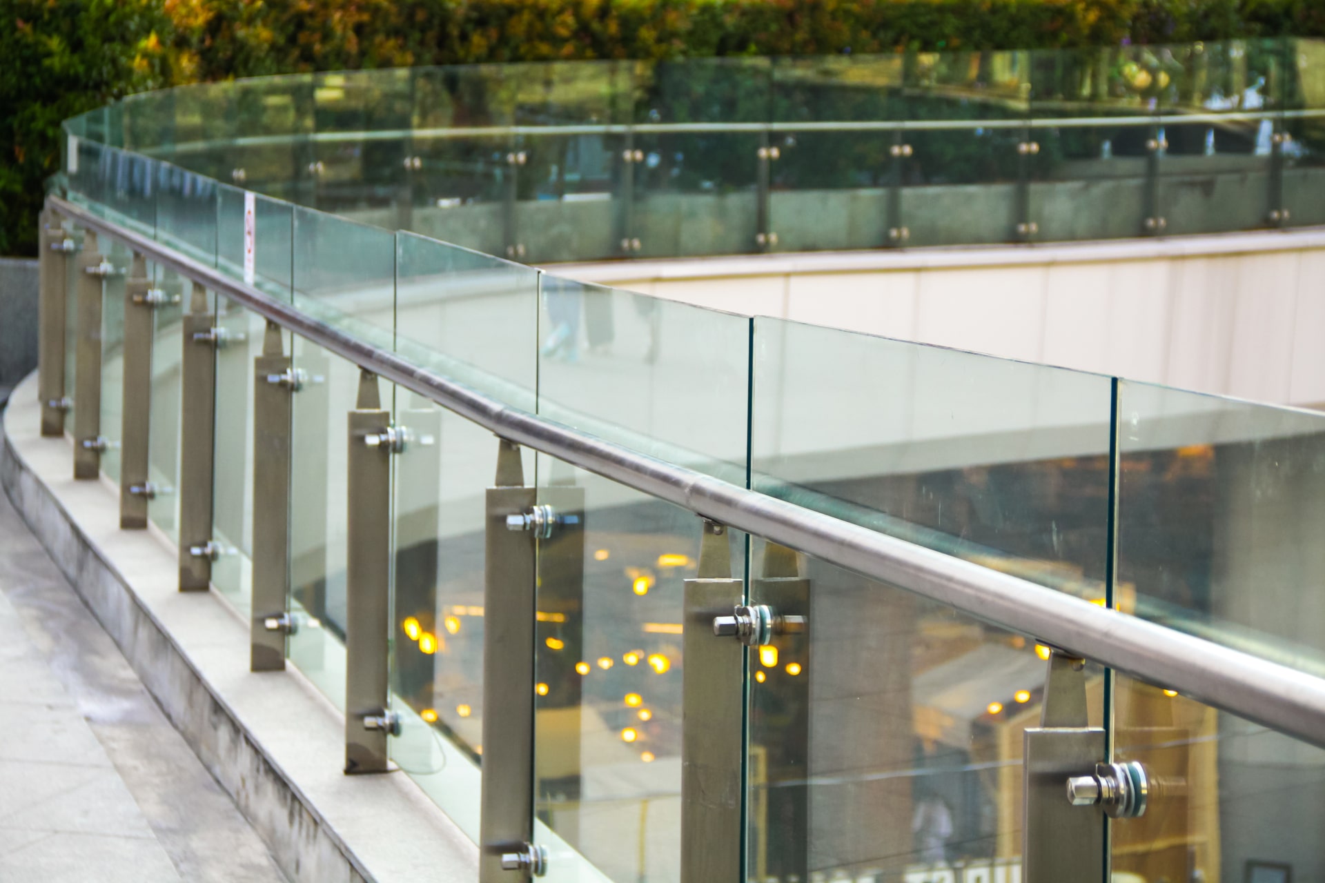 A guide to choosing the right balustrade materials