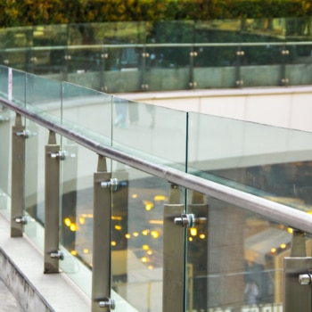 A guide to choosing the right balustrade materials